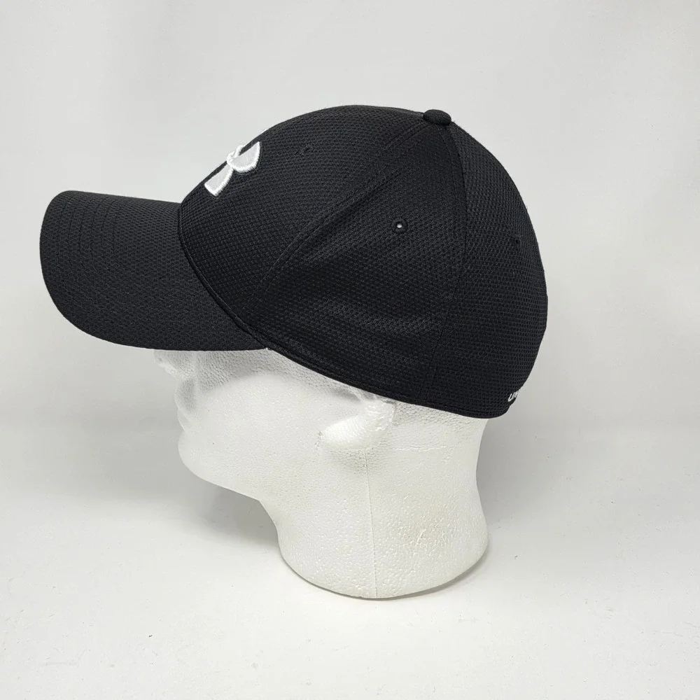Under Armour Blitzing Low Hat Cap Black White Logo Men's Size Md/Lg‎ Stretch Fit